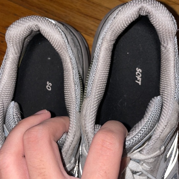 New Balance 990v5 - Picture 3 of 4